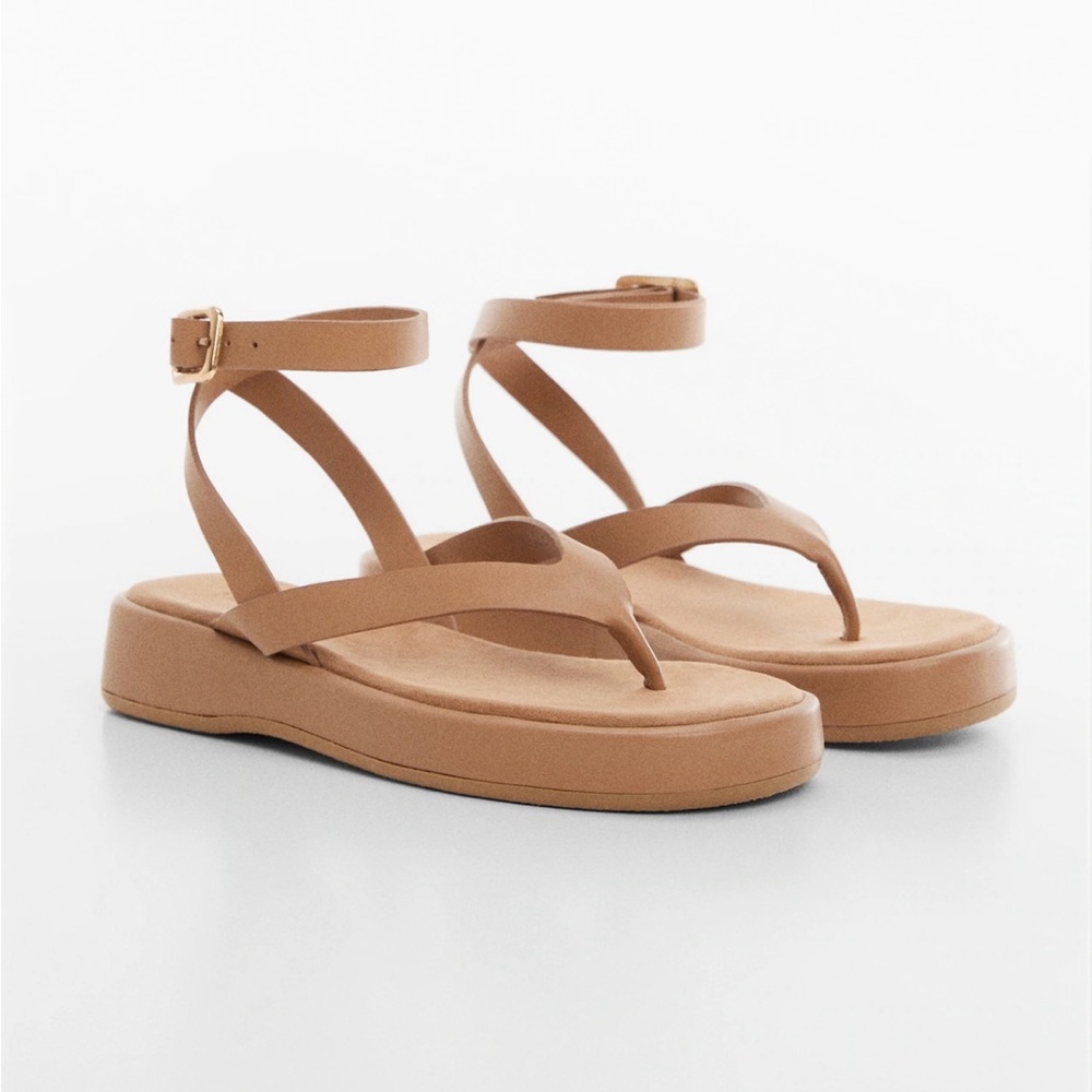 Platform strap sandals, size 8 / 38.